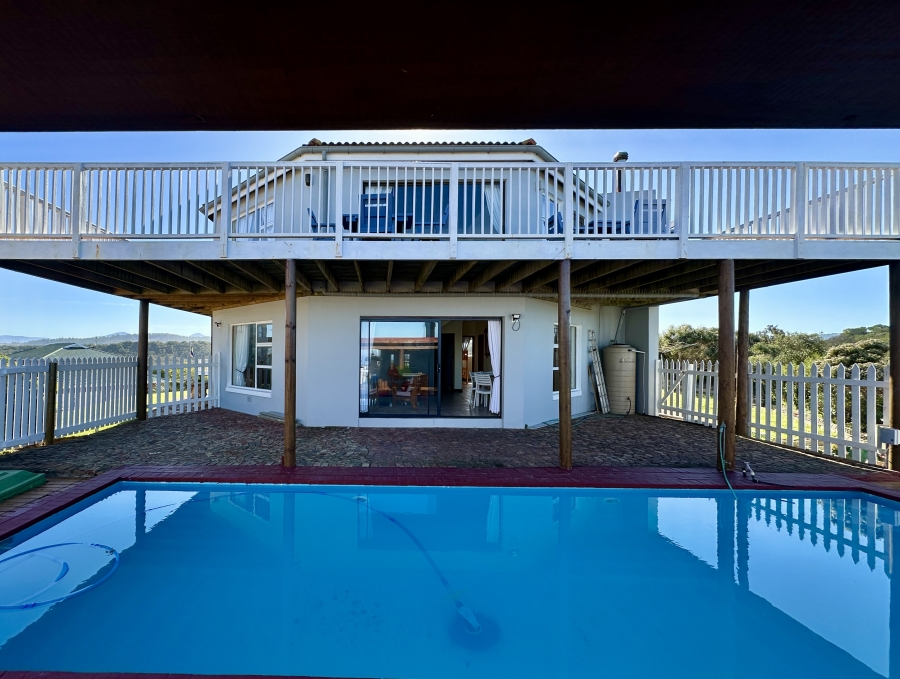 6 Bedroom Property for Sale in Cola Beach Western Cape